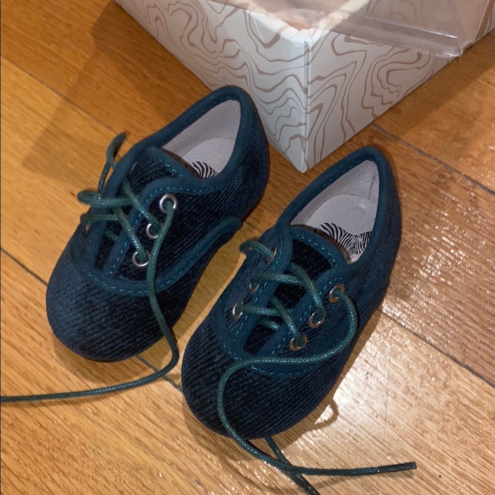 NWT Zebra Kids Kids Green Lace-Up Shoes